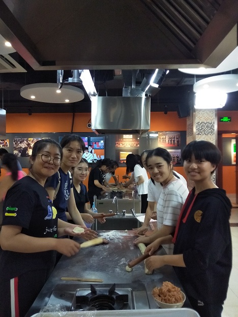 共捧一轮明月，感恩永存心间――tyc33455cc太阳集团导师团中秋节感恩活动