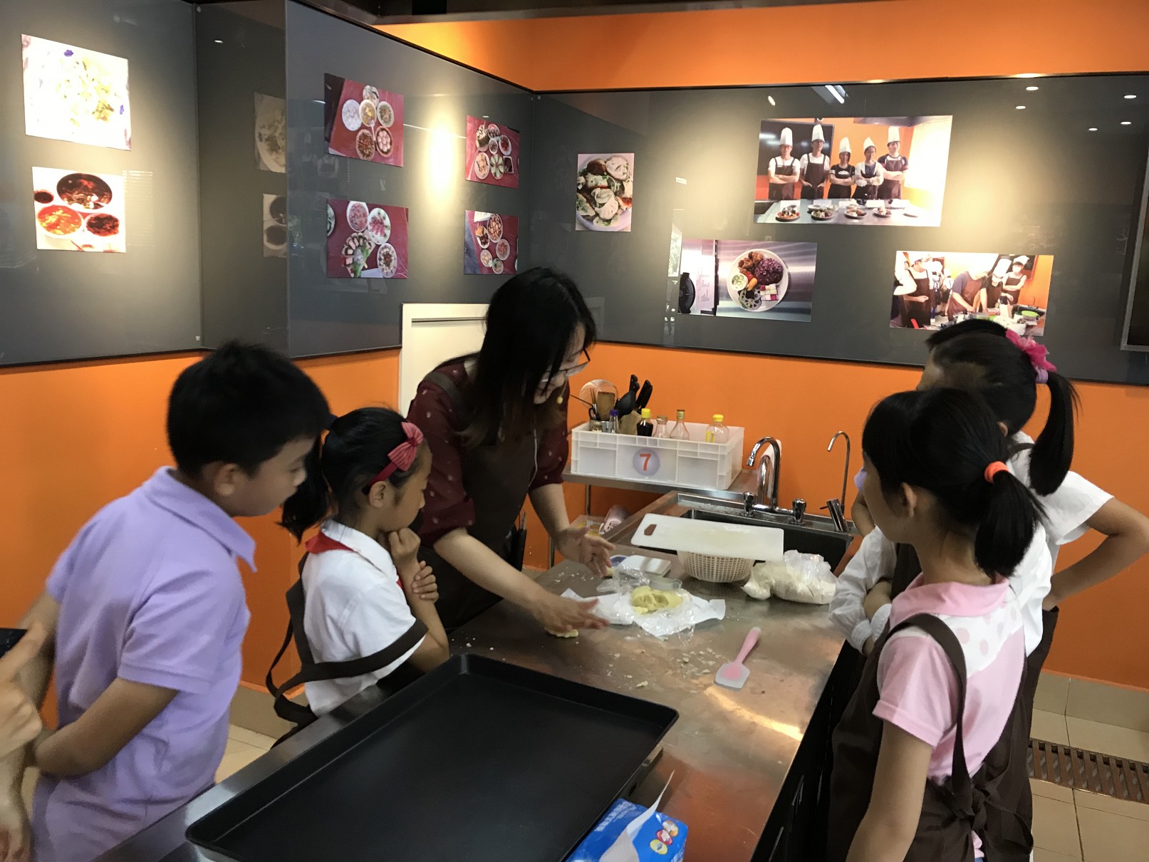 tyc33455cc太阳集团工会举行六一亲子烘焙活动