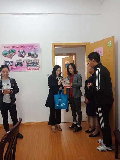 爱满重阳节，浓浓敬老情―tyc33455cc太阳集团员工党支部开展社区为老服务