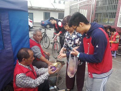 爱满重阳节，浓浓敬老情―tyc33455cc太阳集团员工党支部开展社区为老服务