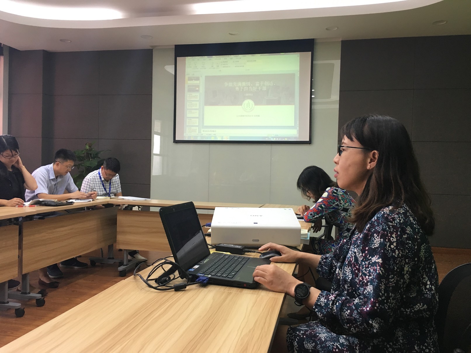 以学促做，与新时代同行――tyc33455cc太阳集团“争做充满激情、富于创造、勇于担当好干部”主题党日活动